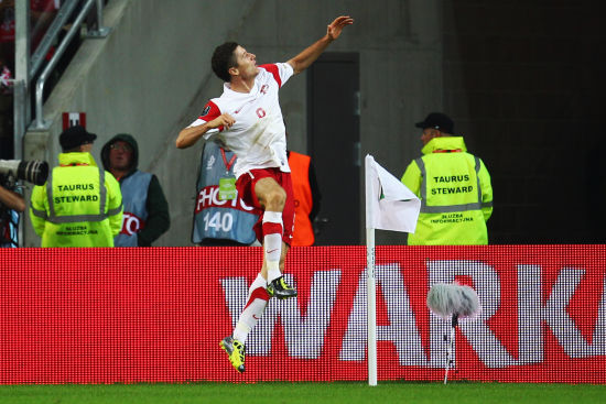 莱万多夫斯基在德国队比赛中出色防守,爆冷引发热议!(莱万多夫斯基 德国队) 莱万多夫斯基在德国队比赛中出色防守,爆冷引发热议!(莱万多夫斯基 德国队)