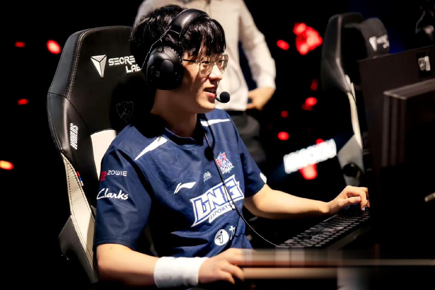 九游体育APP包含Scout在瑞士队比赛中挺进下一轮，爆冷引发热议！的词条